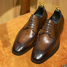 Brown flat british leather Derby shoes